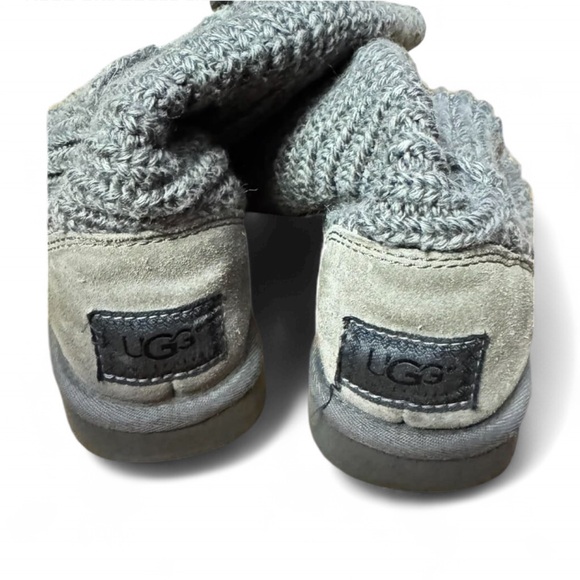 Ugg classic cardy Gray Knit Button Boots youth size 5 - Picture 3 of 3